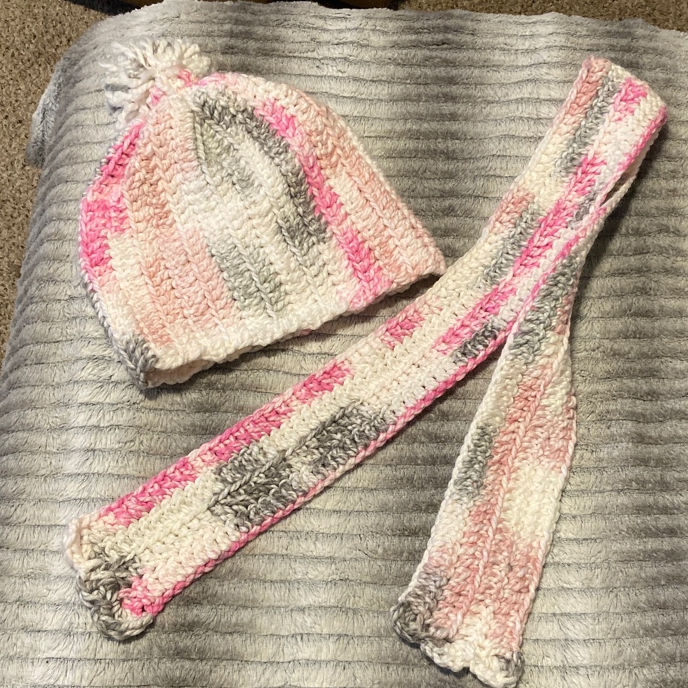 Multicolor Knit Women's hat and scarf